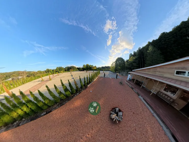 ロガーズオートキャンプ那須高原 - 管理棟前