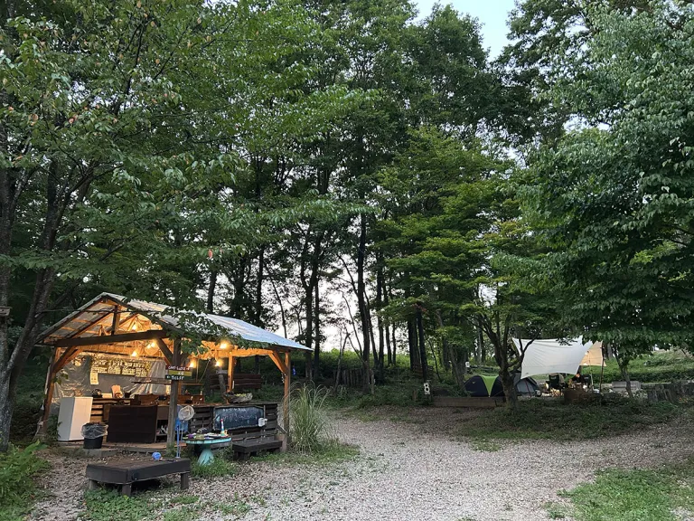 フォレストピア キャンプ アイリー - 森の中のキャンプ場